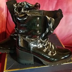 Kendall and kylie black patent leather boots